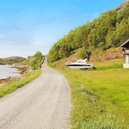 5 Person In Selsoyvik * Hakaringen